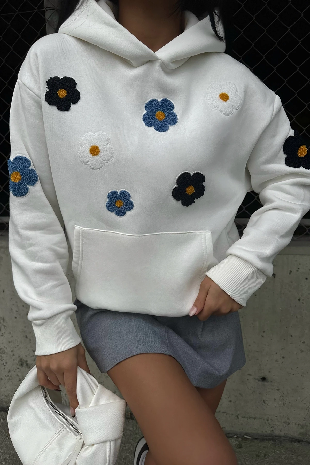 White Astrid Flower Embroidered Sweat