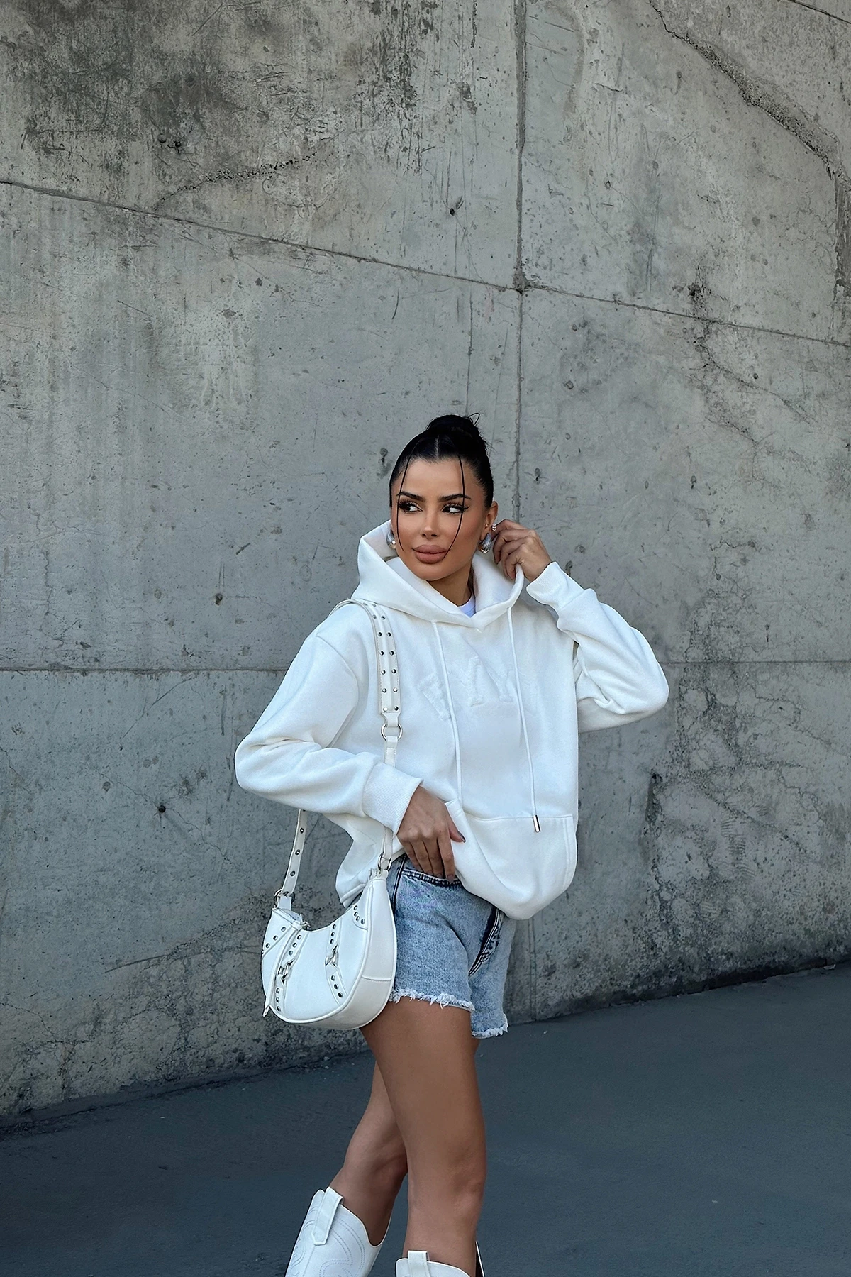 White Eyyo Embroidered Hooded Sweat